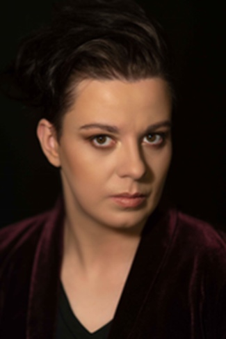 Elwira Janasik, mezzo-soprano teaching classical singing and voice production in Warsaw