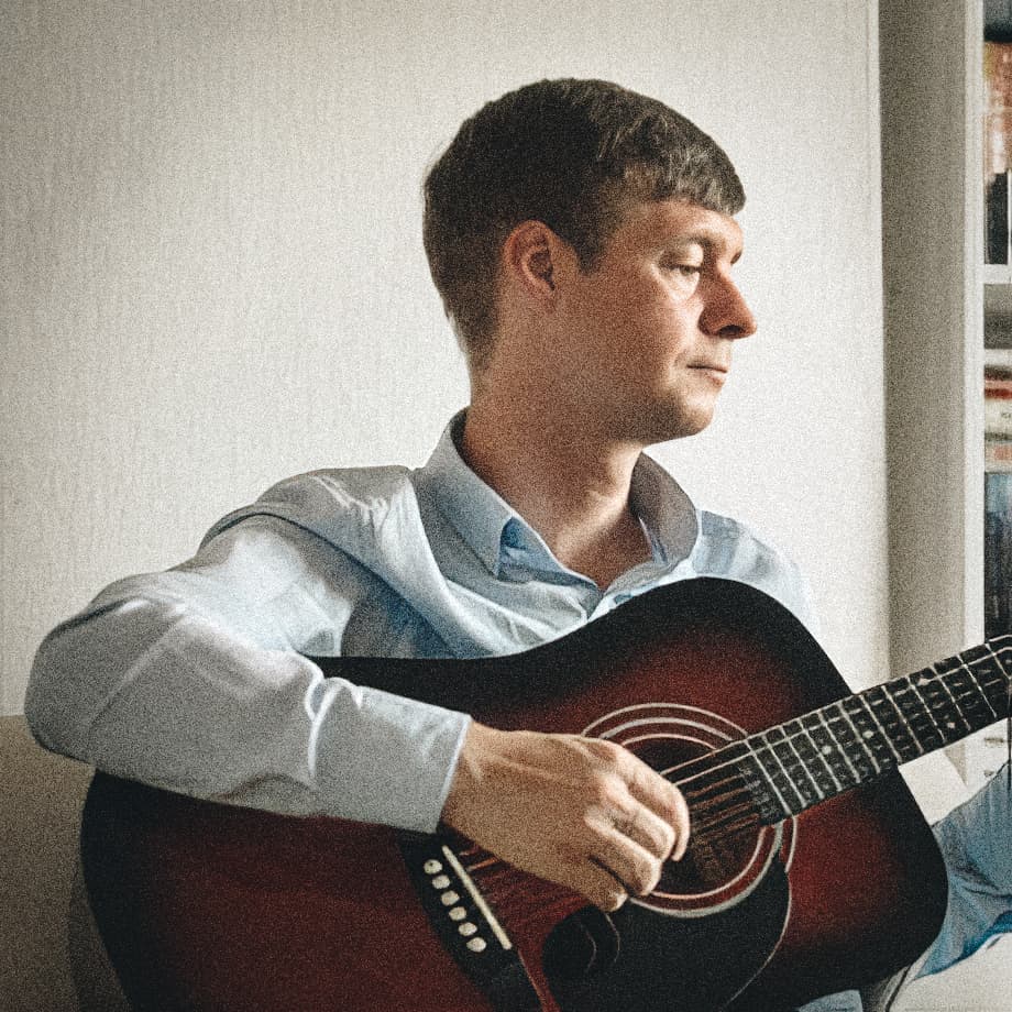 Piotr Bielski, guitarist and teacher of acoustic and classical guitar in Warsaw
